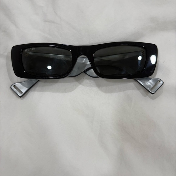 Gucci Fluo Rectangular Sunglasses in Shiny Black & Grey Solid - Picture 3 of 13